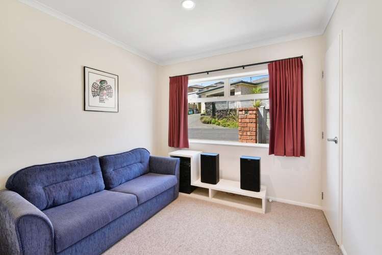 38 Elan Place Stanmore Bay_13