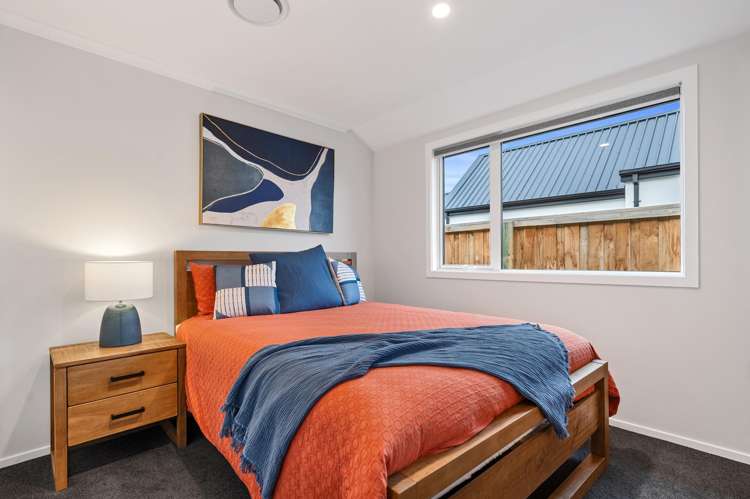 8 Strowan Avenue Elgin_29