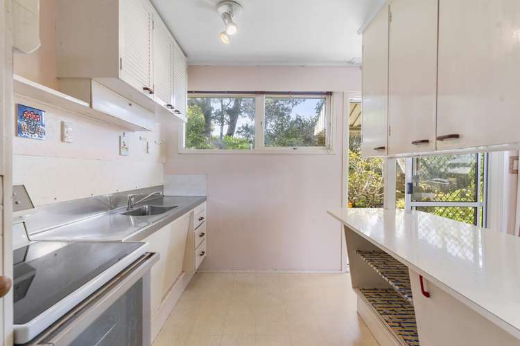 2 Portadown Avenue Pakuranga Heights_6