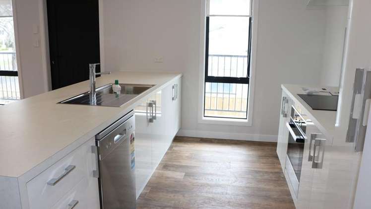 6/11 Hammond Street Hamilton Central_1