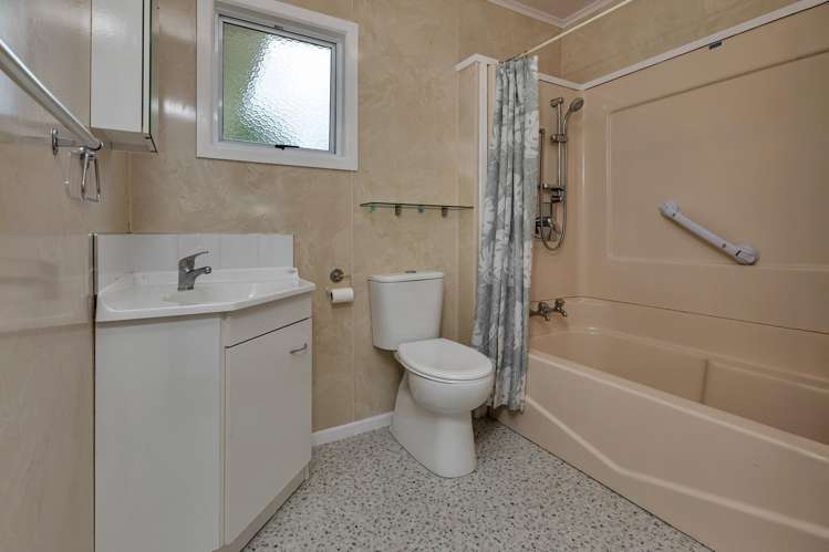 6 Tui Crescent Maunu_14