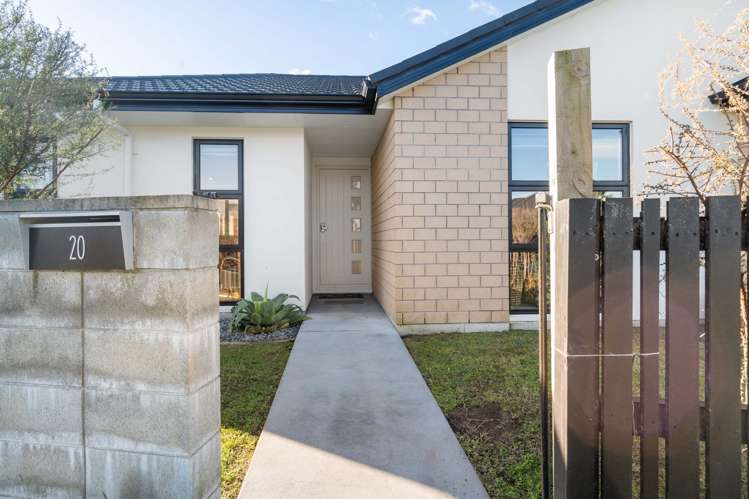 20 Bronze Court_2