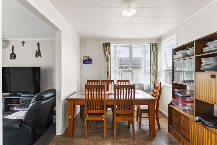 13 Parker Crescent Otara_6