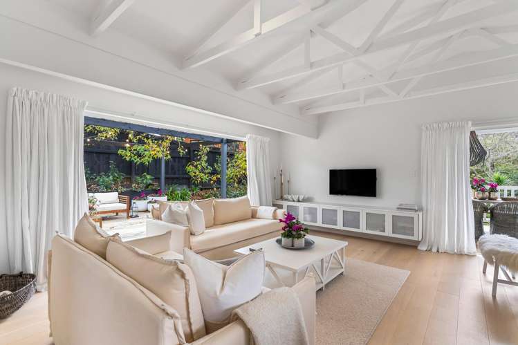 89a Fairclough Road Beach Haven_10