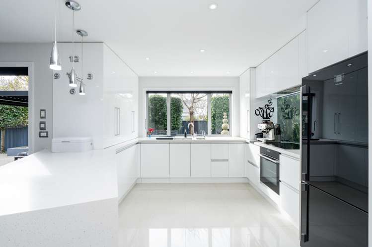 42 Russel Street_4