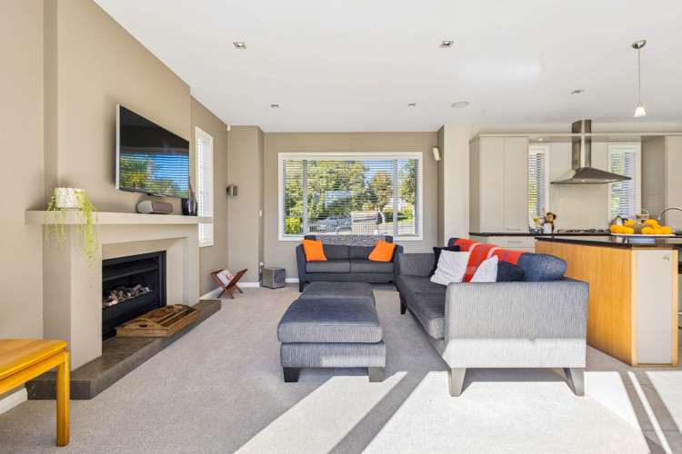 664 Redoubt Road Flat Bush_10