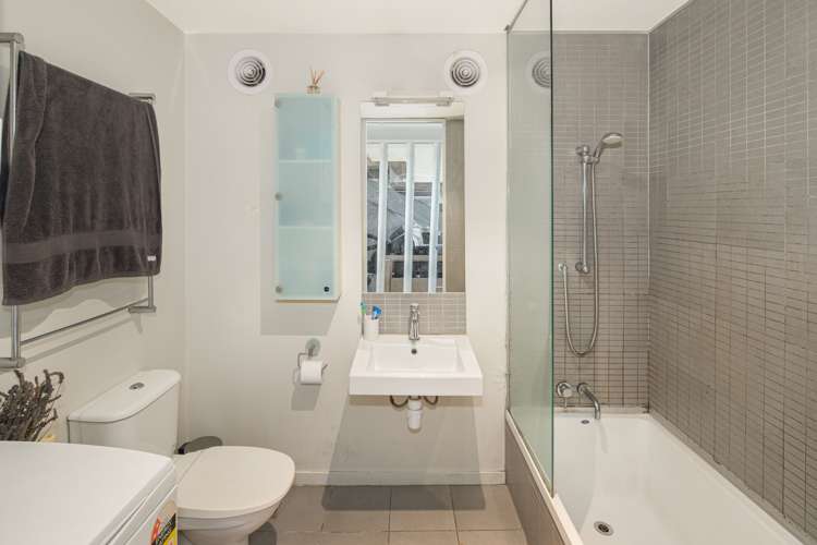 254/21 Left Bank Te Aro_9