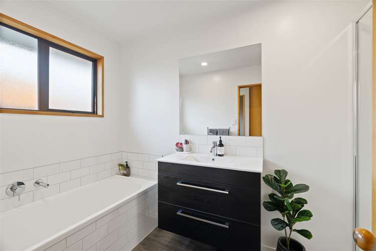 60 Prestons Road Redwood_11