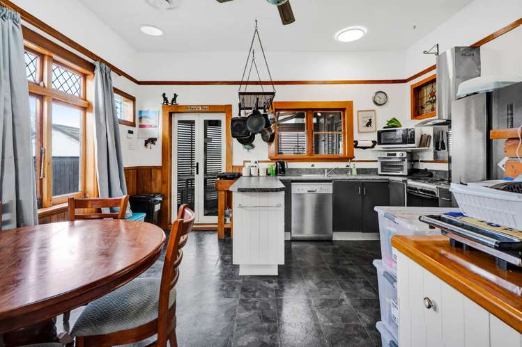 231 Glover Road Hawera_10