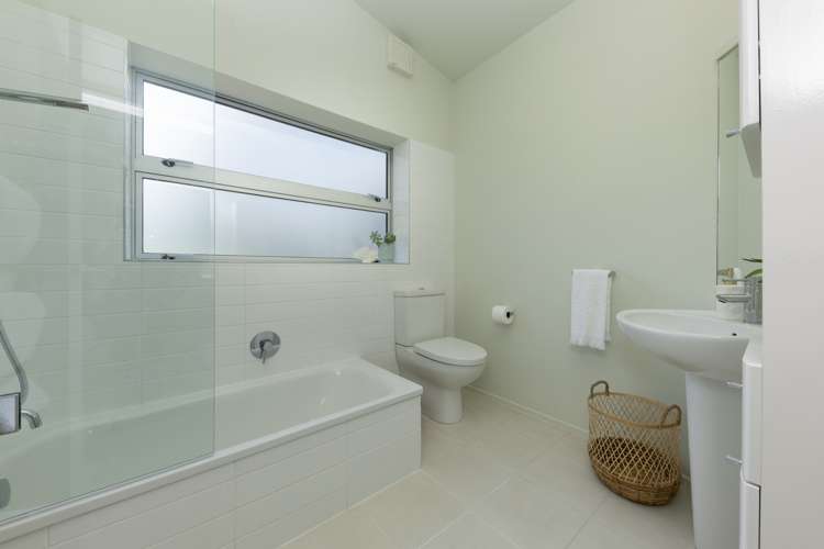 69 Piha Road Piha_26