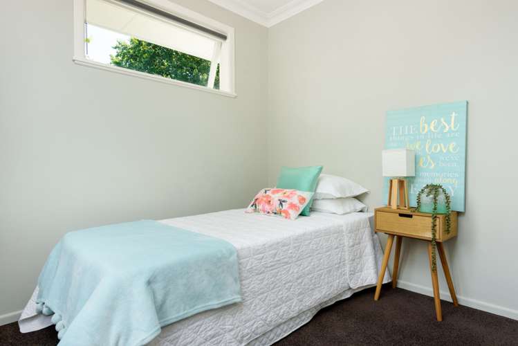 9 Russell Place Brookfield_14