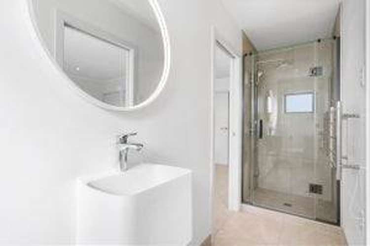2/14 Clifton Road Waiake_17