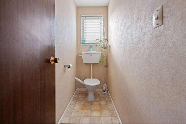 42a Delaware Crescent Russley_10