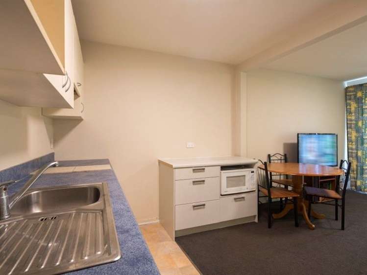 2b Thorn Crescent Fernhill/Sunshine Bay_9