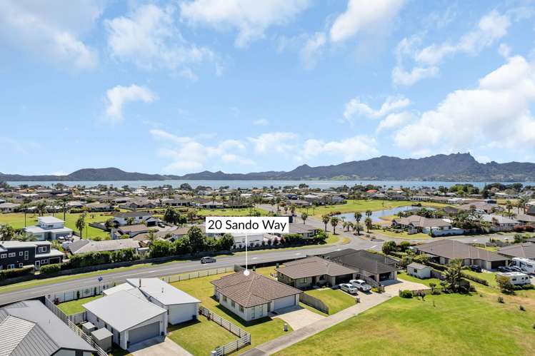 20 Sando Way One Tree Point_19