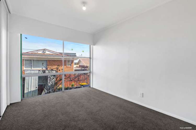 303 Great North Road Henderson_13