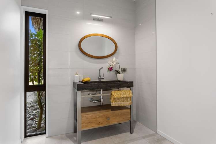 585 Coutts Island Road Coutts Island_21