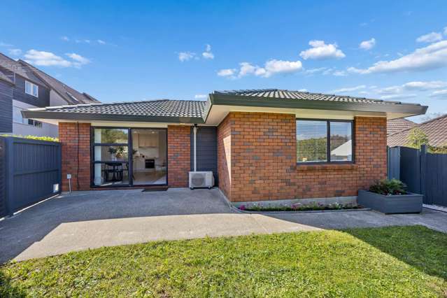 Single-Level Living, Moments From Cornwall Park