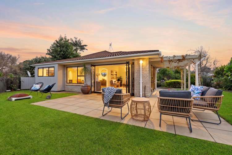 2 Edgewater Grove Orewa_15