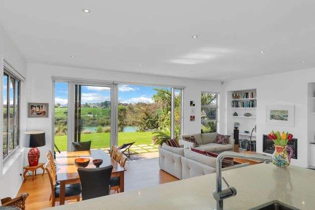 6 Lister Street in Point Chevalier, Auckland