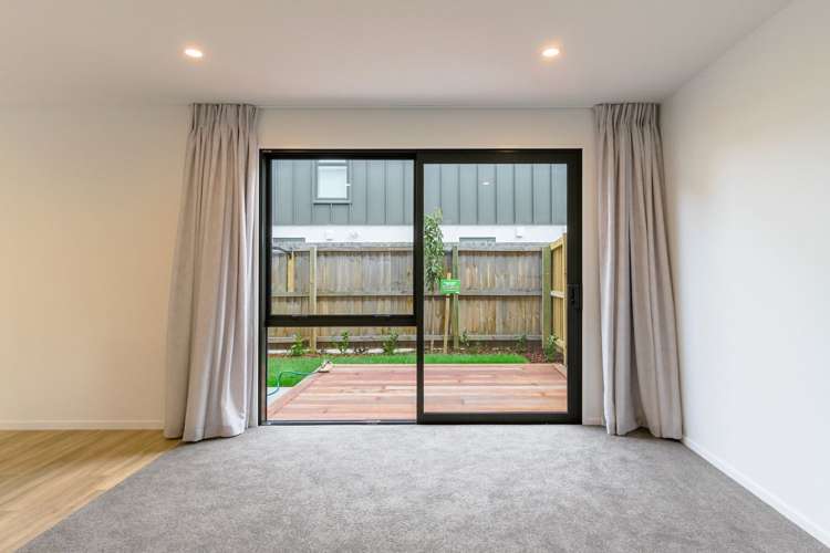 2/16 Moule Street Addington_4