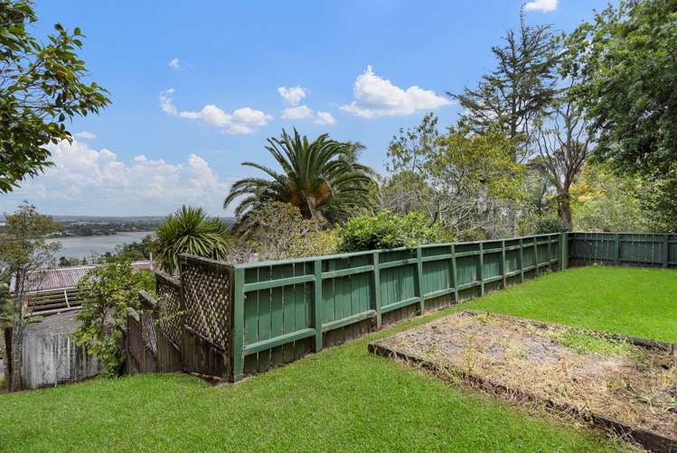 73 Attwood Road Paremoremo_22