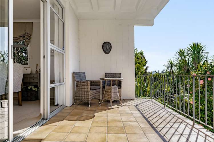 2 and 3/14 Portland Road Remuera_19