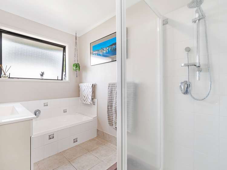 6 Stonebridge Park Drive Holdens Bay_19