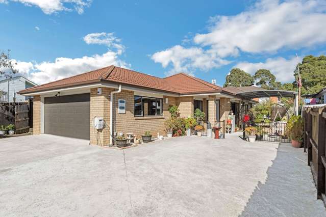 SINGLE LEVEL STUNNER - BRICK AND TILE