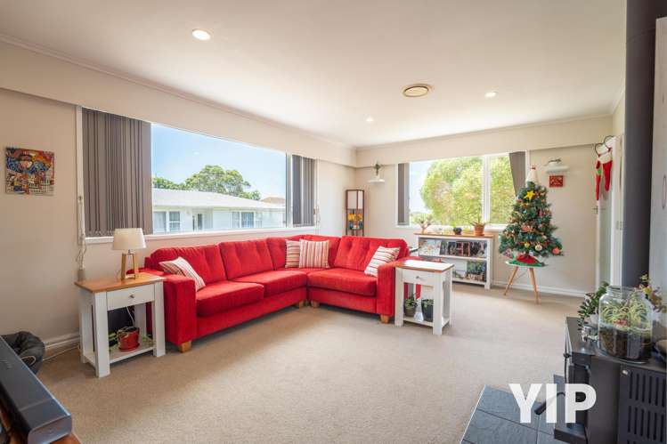 36 Bracken Road Paparangi_2