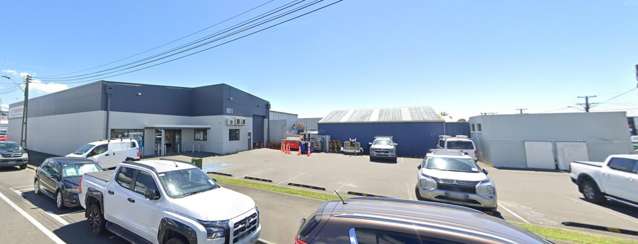 Premium Showroom on Karamu