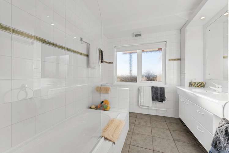 25 Brooke Road Red Hill_16