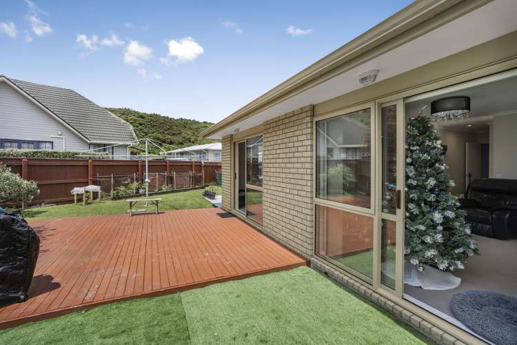 8 Sun Valley Way Wainuiomata_15