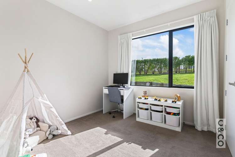 5 Byron Drury Way Riverhead_11