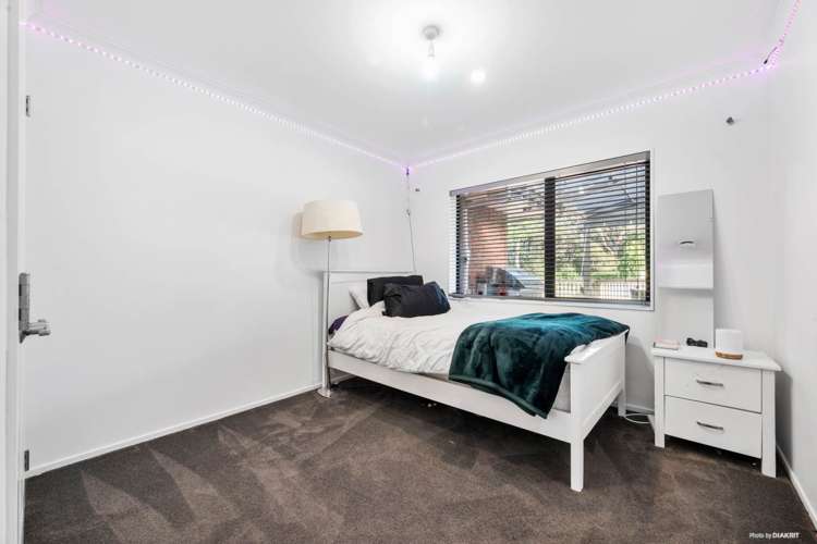 48 Shelter Drive Greenhithe_21