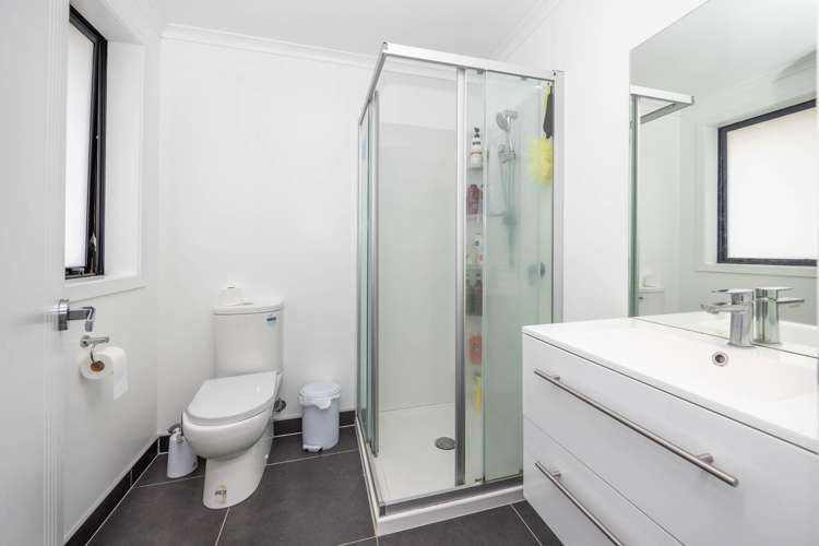 7 Heke Lane Glenview_10