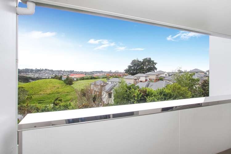 B11/60 Masons Road Oteha_10