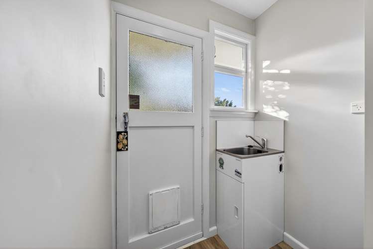 18A Coopers Road Dallington_10