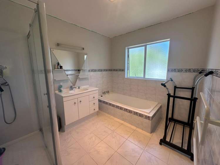 15A Te Atatu Road Te Atatu South_12