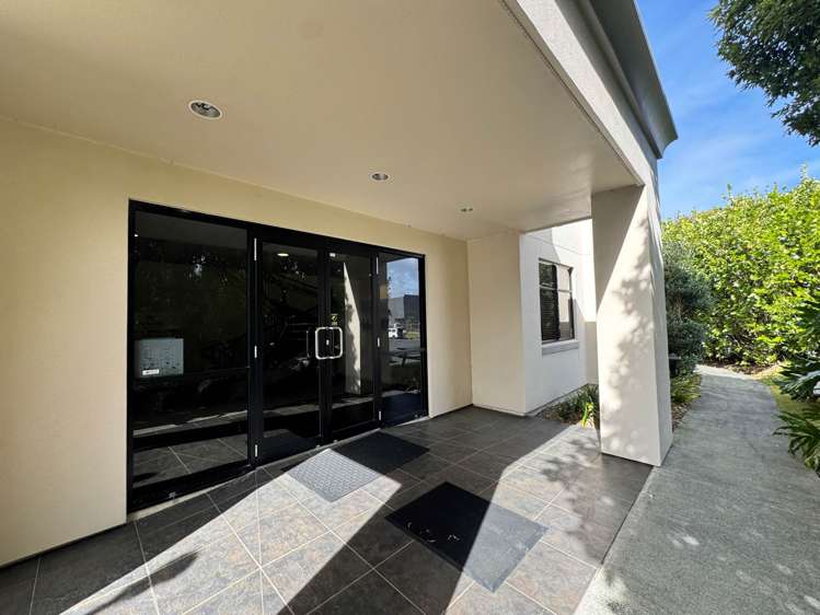 1 Airborne Road Rosedale_11
