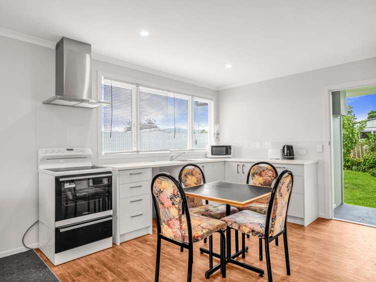 22 Sunrise Avenue Owhata_4