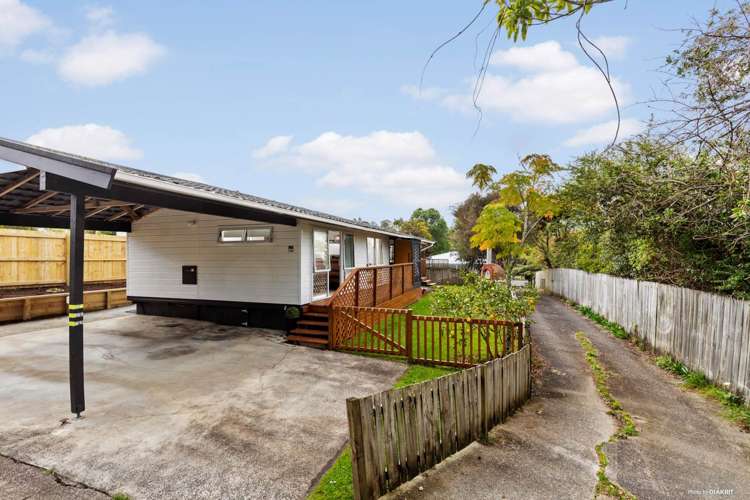 27 Ayton Drive Totara Vale_17