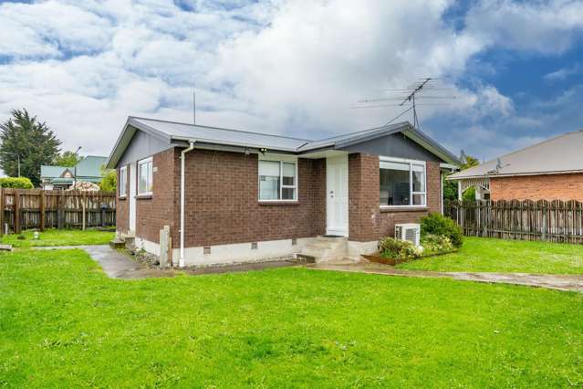 Four Car Garaging - ACT NOW