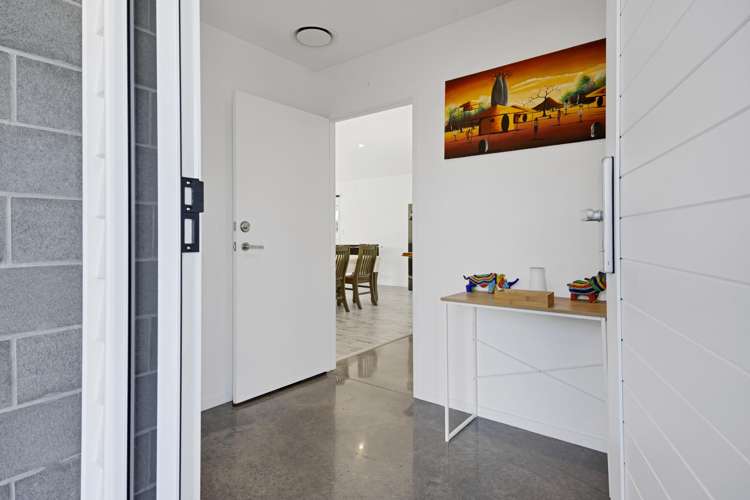 2 Mercade Close Stratford_2
