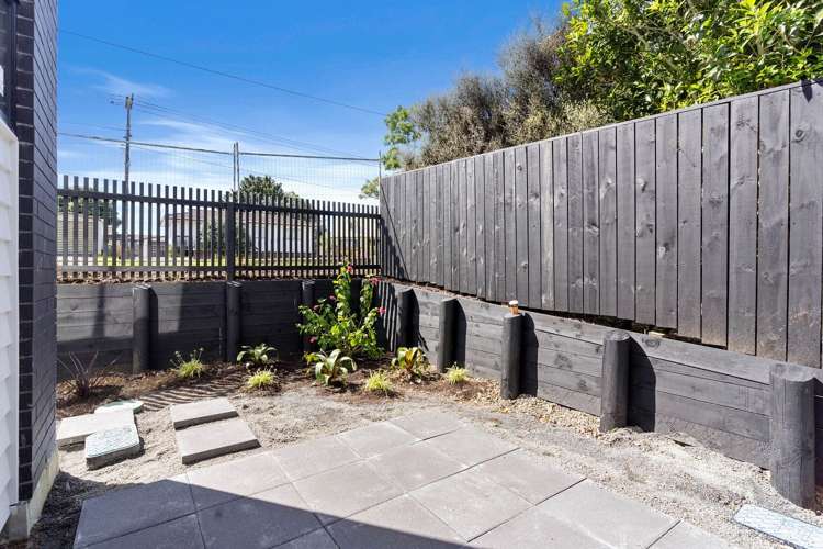 101A Beach Road Te Atatu Peninsula_15