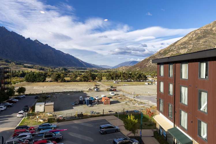 302/32 Red Oaks Drive Frankton_19