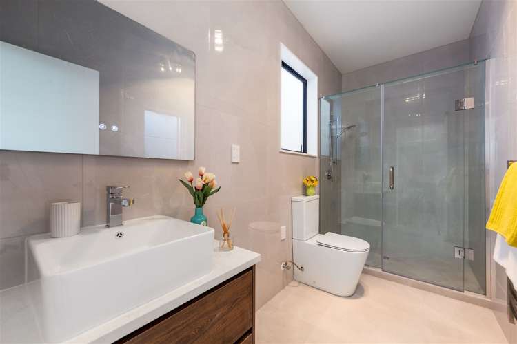 42 Dungloe Avenue Flat Bush_13