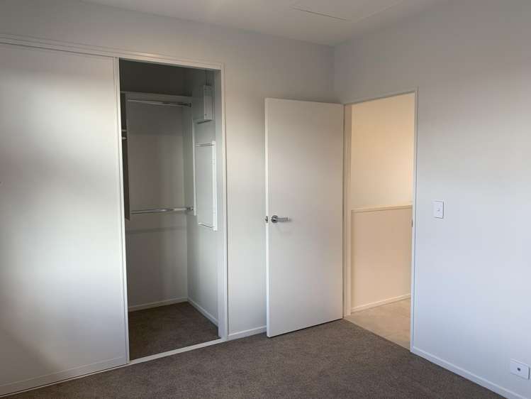 10/18 PARAONE CRESCENT "WAIATA SHORES" Takanini_11