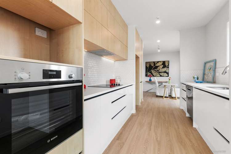 6/1 Kaponga Crescent New Lynn_5