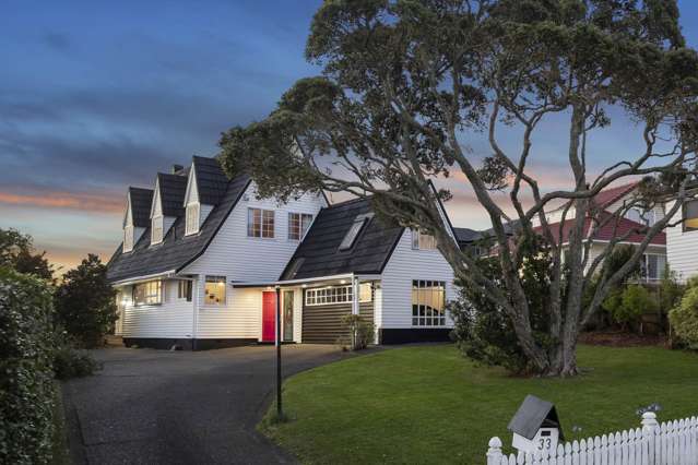 Substantial Colonial Charmer - on 910m2